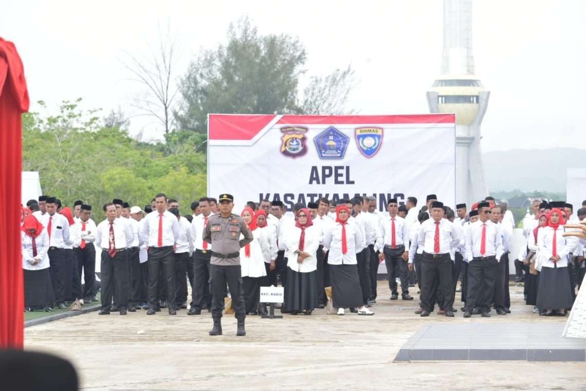 Hampir 1.000 RT dan RW Ikuti Apel Kasatkamling di Balai Kota Kendari